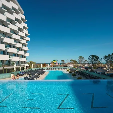 Hera Infinity Pool&spa Appartement