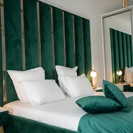 Hera Infinity Pool&spa *