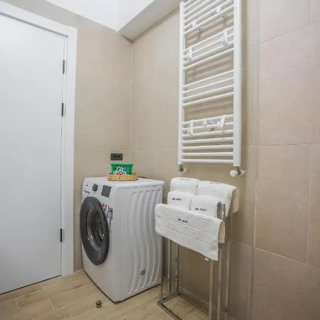 Hera Infinity Pool&spa Apartamento *