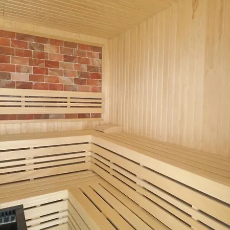 Hera Infinity Pool&spa Apartament *