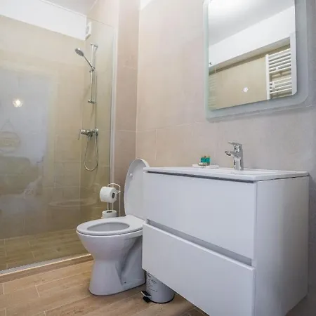 Hera Infinity Pool&spa Năvodari