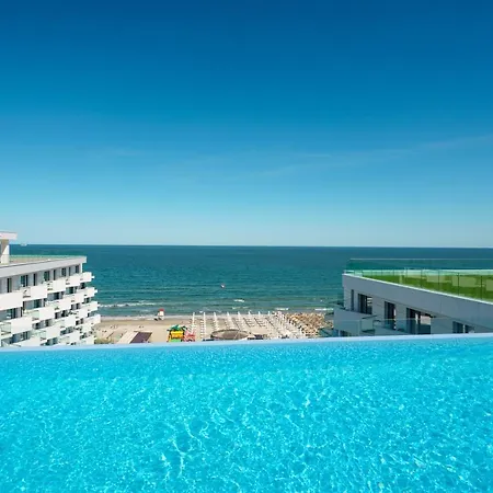 Hera Infinity Pool&spa Apartman Năvodari